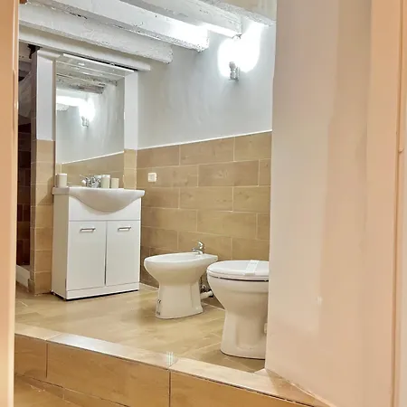 Centro Affittacamere- Bagno In Comune Πανσιόν *